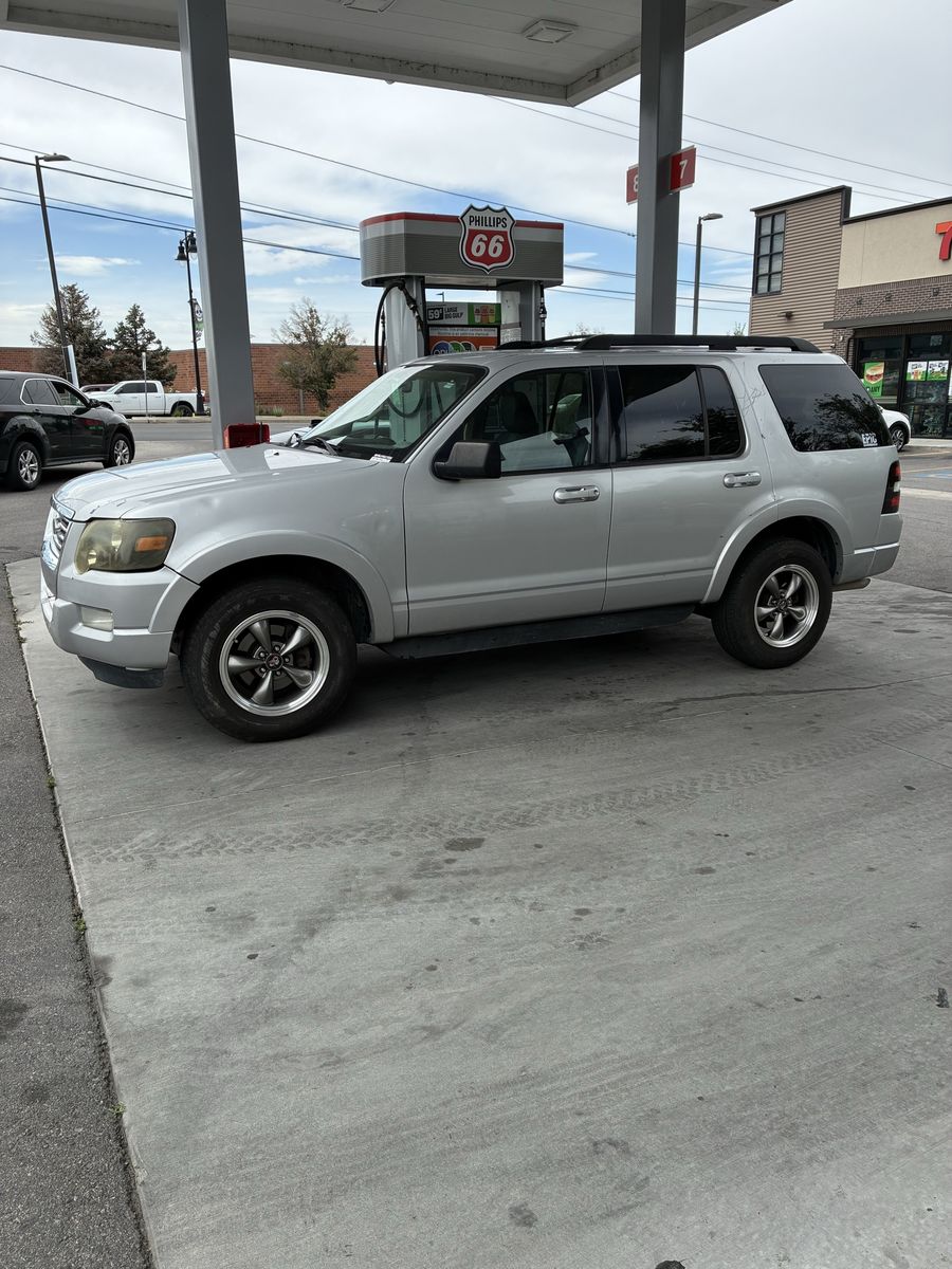 2010 Ford Explorer XLT