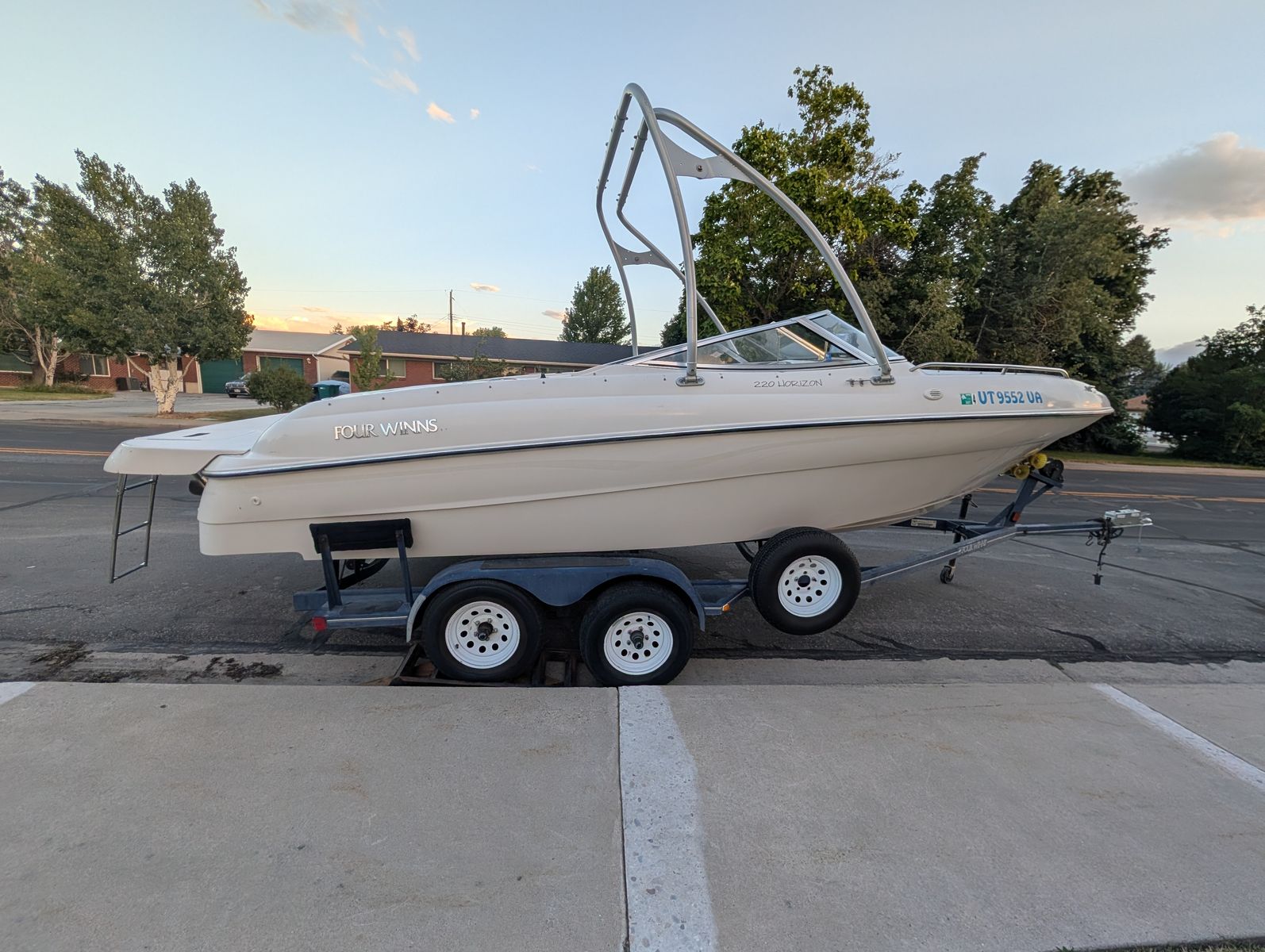 1998 220 horizon four winns