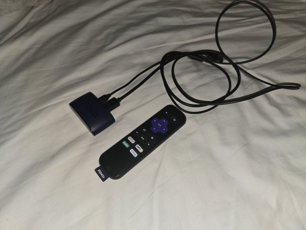 RokuStreaming Media Player with Remote and HDMI Cable