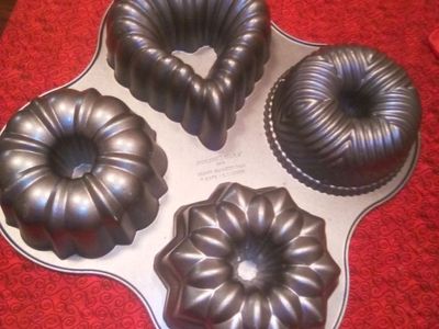 Bundt cake pan