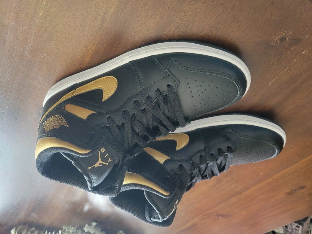 Air Jordan 1 Mid Men's Size 9