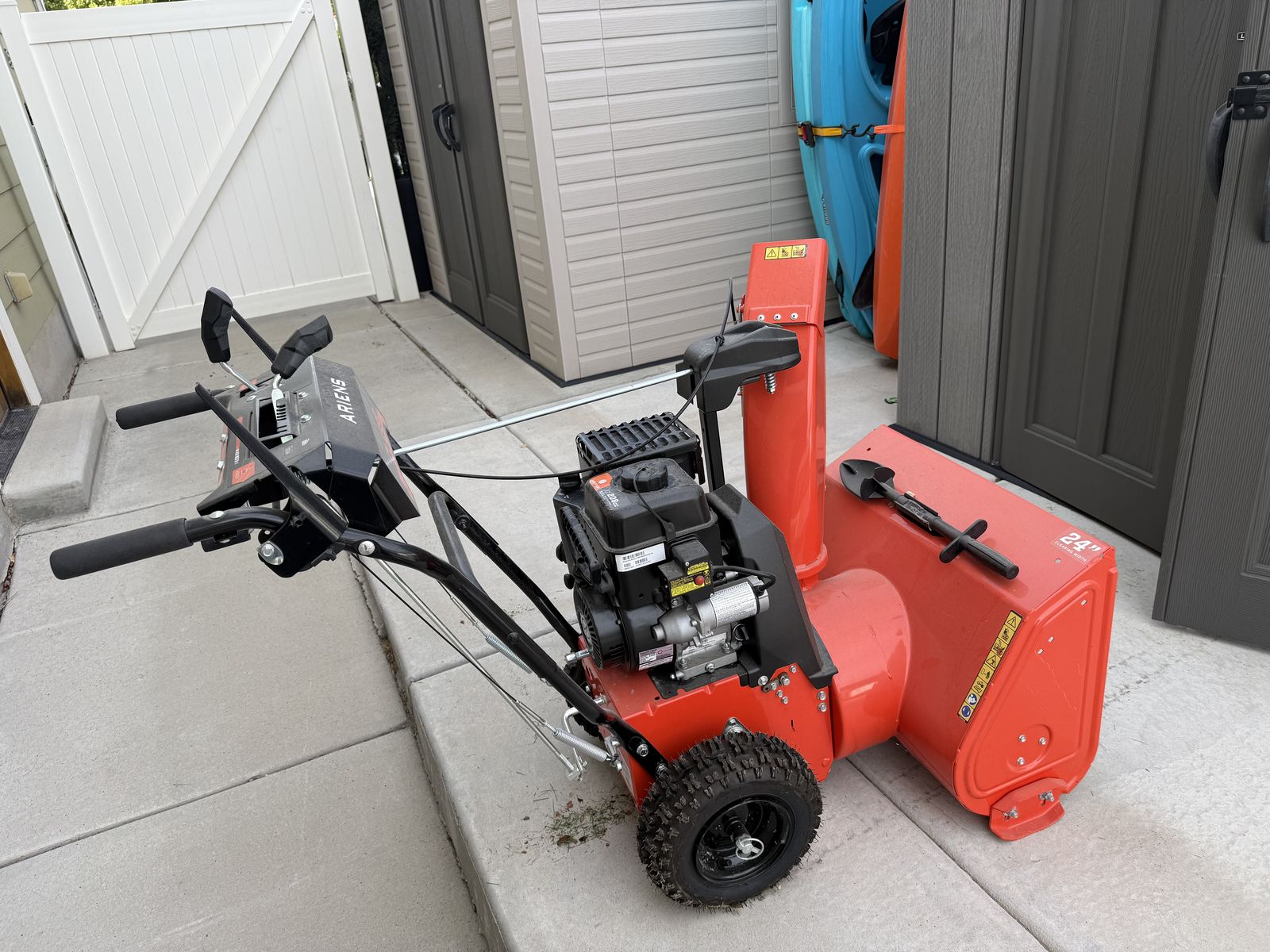 Snow blower 