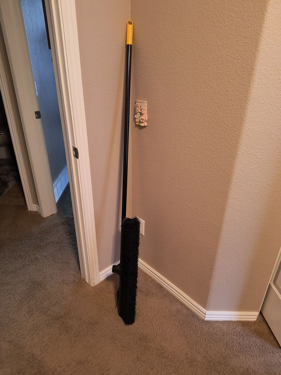 Push broom