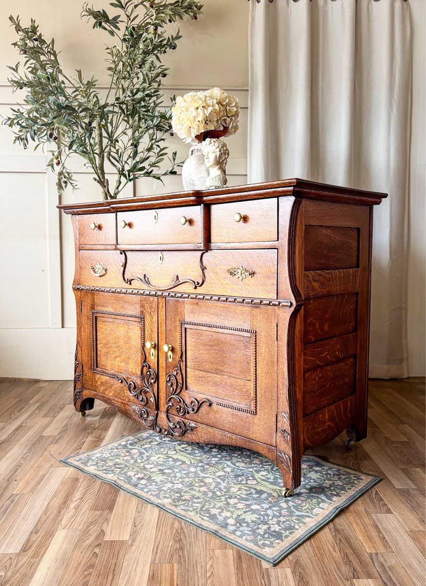 *FREE DELIVERY* Antique Tiger Oak Chest of Drawers/Dresser with Beaded & Scrollwork Trim