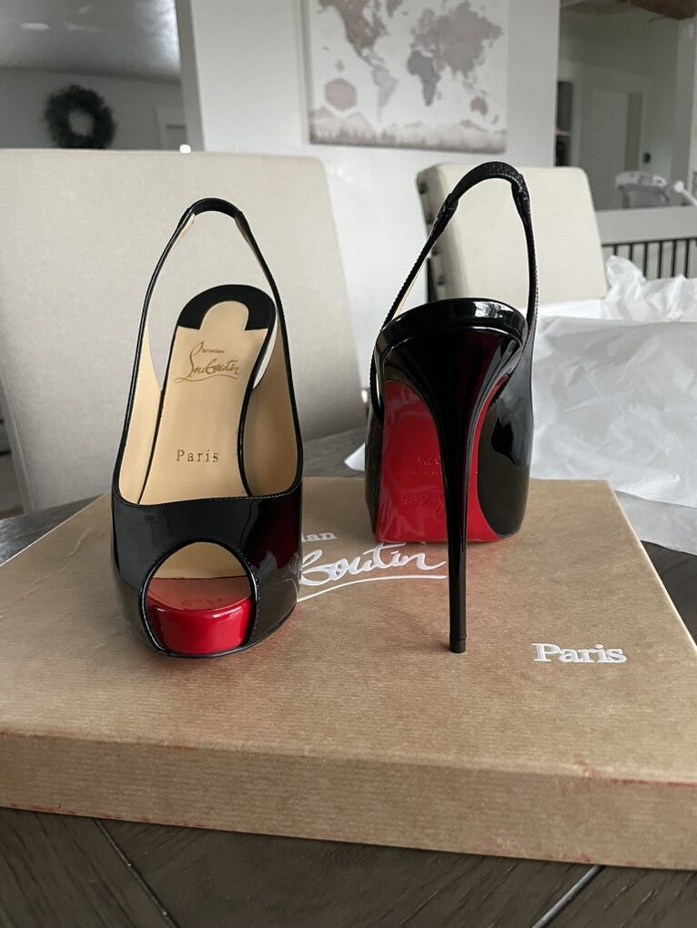NEW* Christian Louboutin Pumps