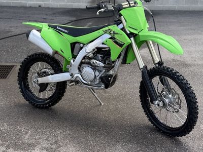 2022 Kawasaki KX 250 e start