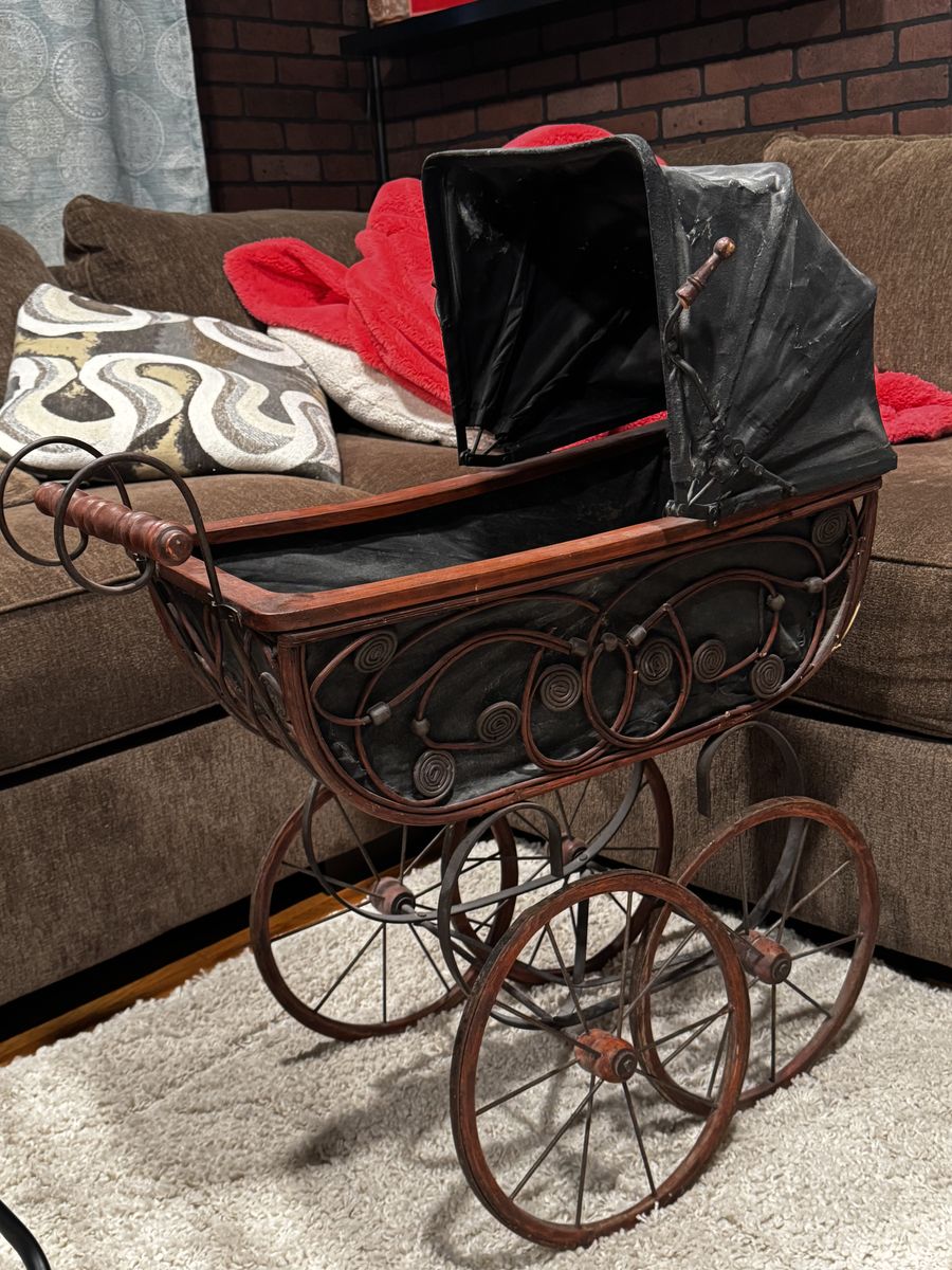 Vintage Decorative Carriage