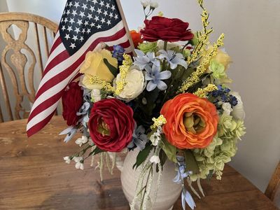 Beautiful Faux Flower Arrangement 21” T 16” W Roses Hydrangeas