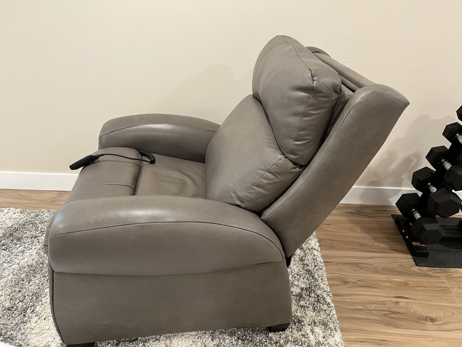 Electric reclining chair
