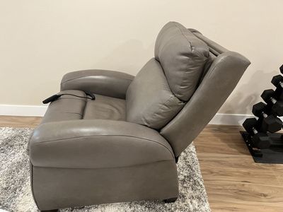 Electric reclining chair