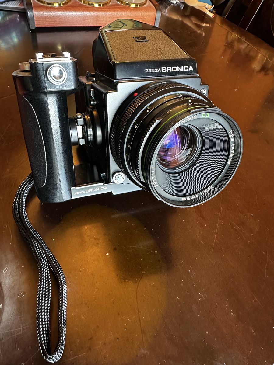 Zenza Bronica ETRS Large format camera 6X4.5