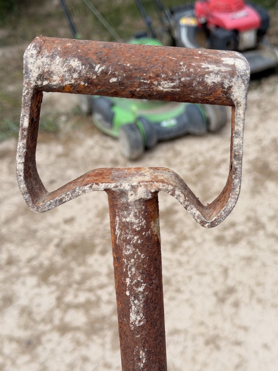 Roofing tear off bar