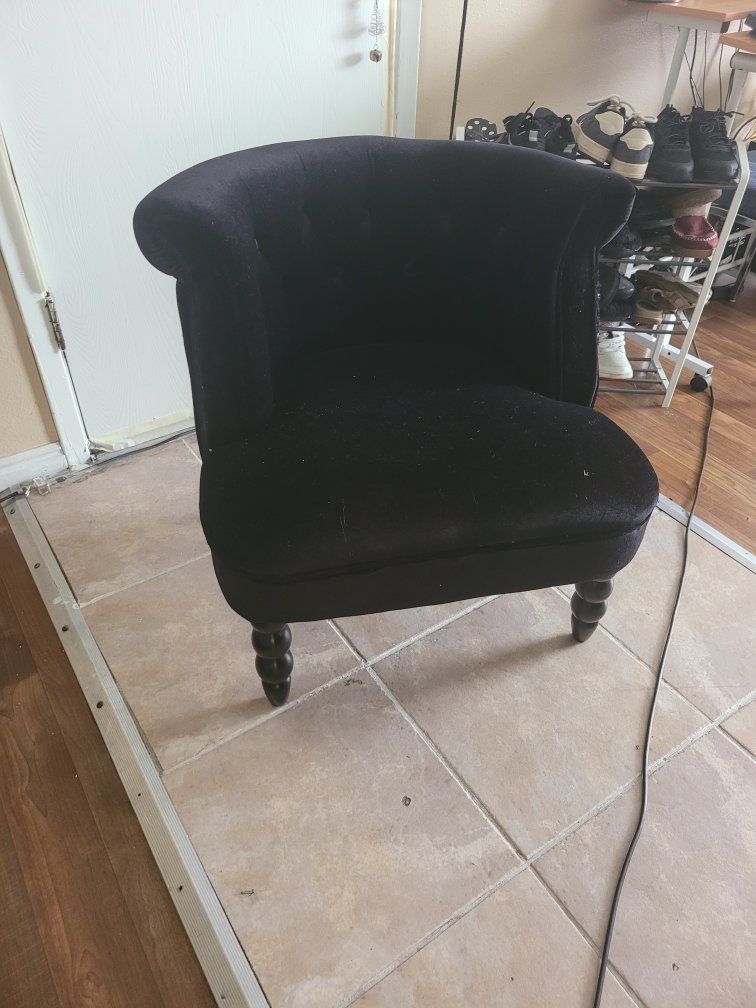 Black Velvet Accent Chair with Tufted Back and Turned Wooden Legs