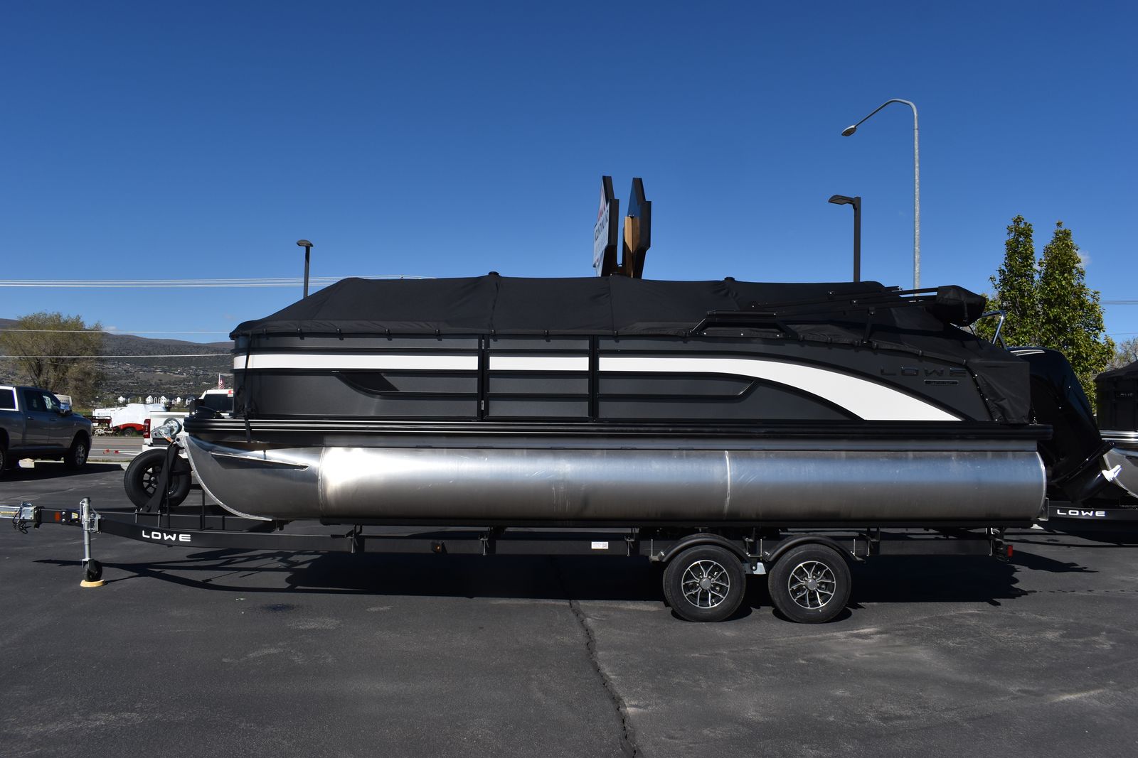 2026 Lowe SF 232 Tritoon Pontoon Boat Fishing Boat with 200HP Mercury Engine and Trailer