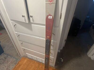 Rossignol E76 SKIS