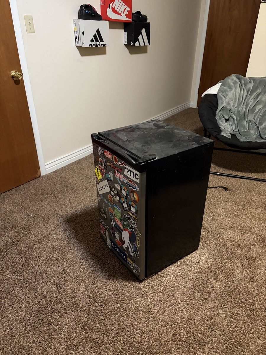 Mini fridge