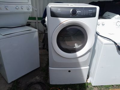 Nice Electrolux Electric Dryer with Pedestal
