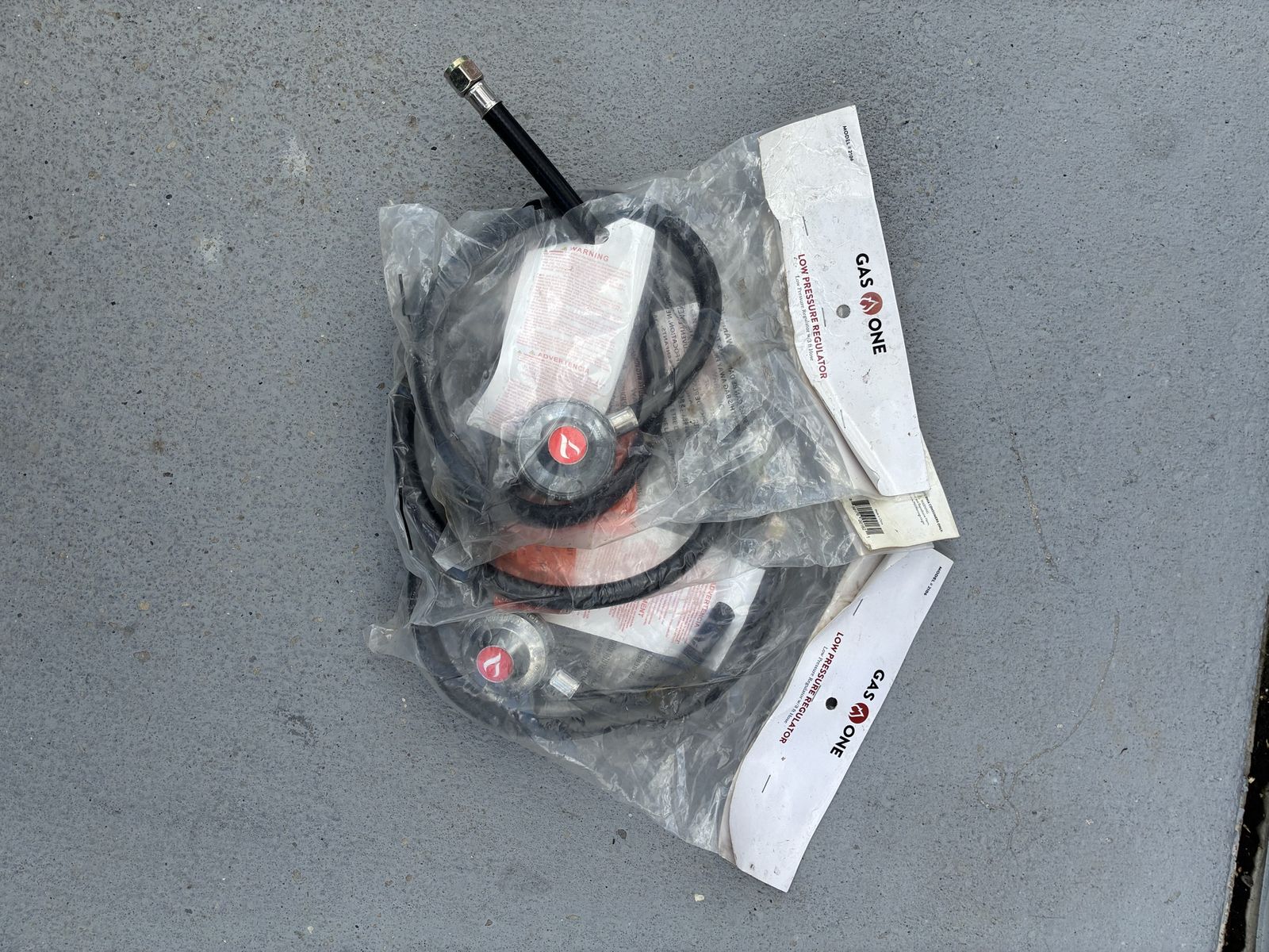 Low pressure regulators for propane tanks