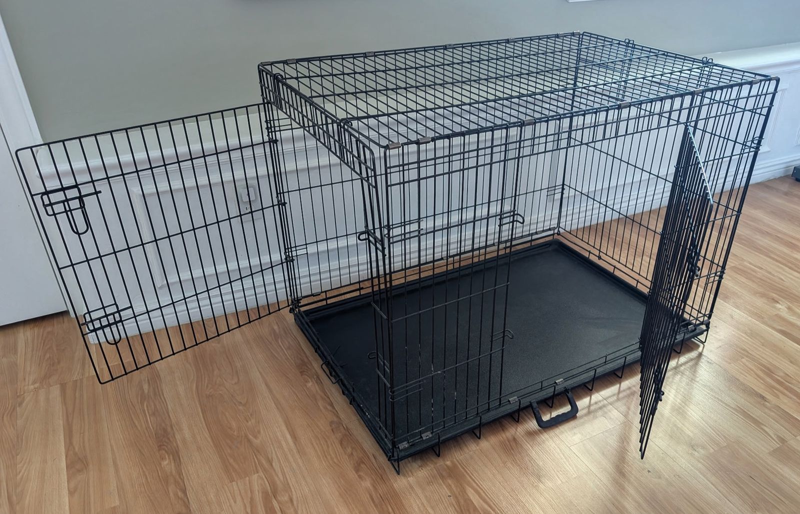 48" XL Double Door Dog Crate – Excellent Condition