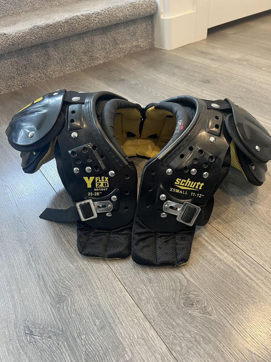 Schutt Y-Flex 2.0 Youth Football Shoulder Pads XS