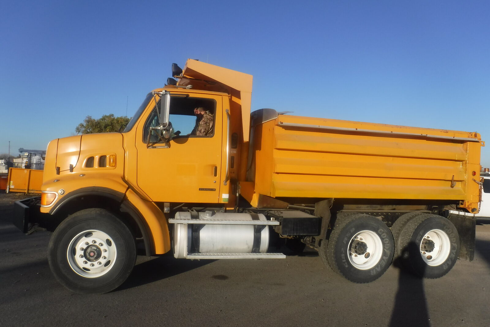2006 Sterling 7500 tandem axle dump truck