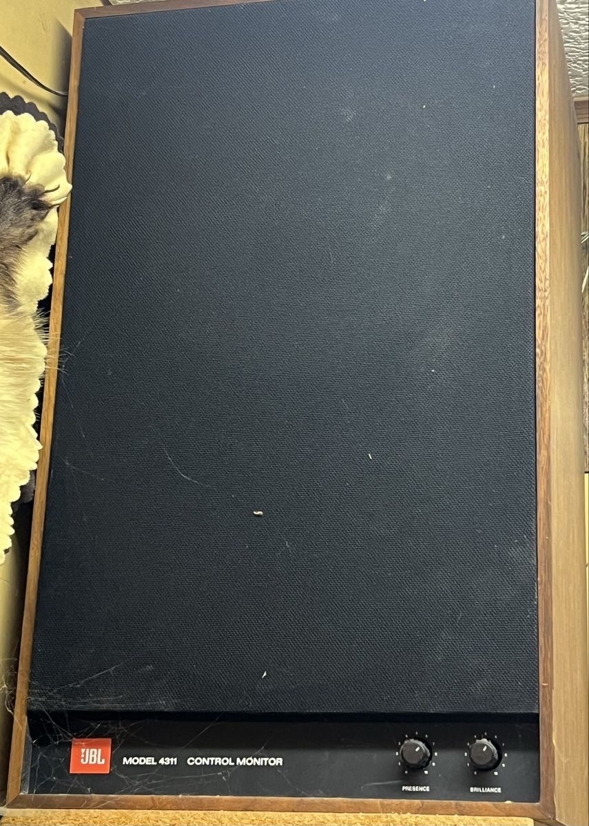 Main image 3