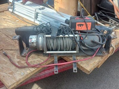 CE M8000 Warn Remote control Wench