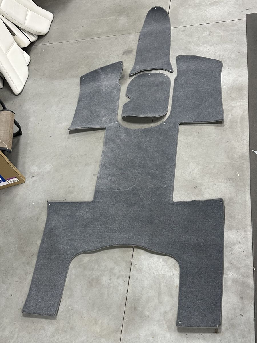 190 4Winns Snap In Carpet