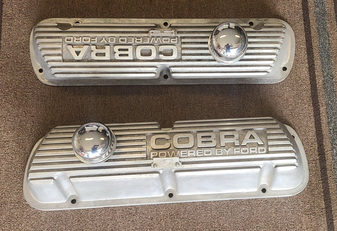 Ford Mustang Cobra valve covers w / breathers