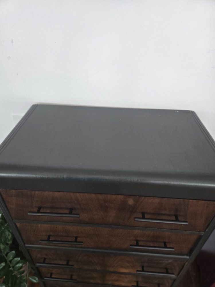 Main image 7