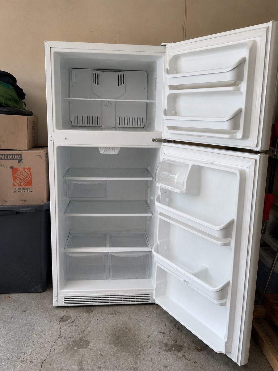 Kenmore Refrigerator – Works Great – Clean – $175 OBO