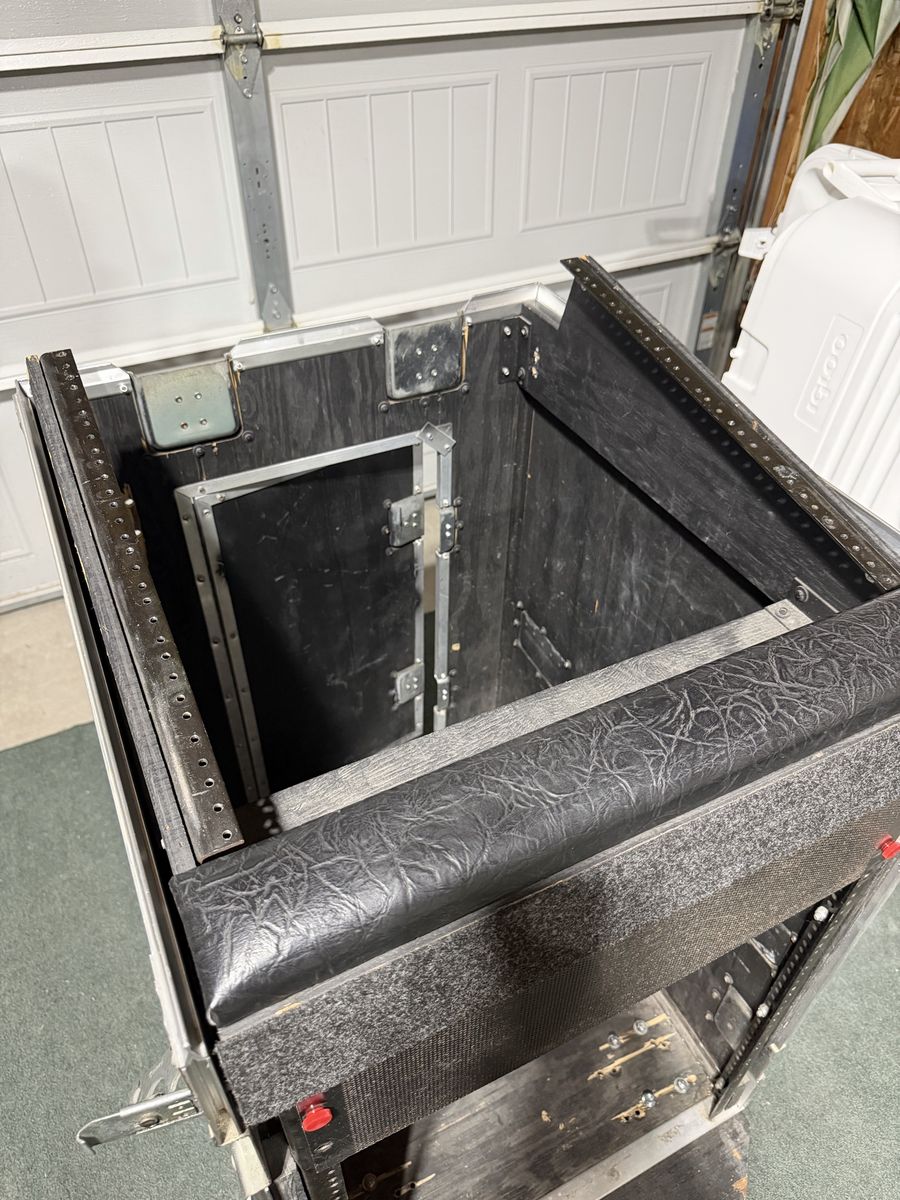Main image 6