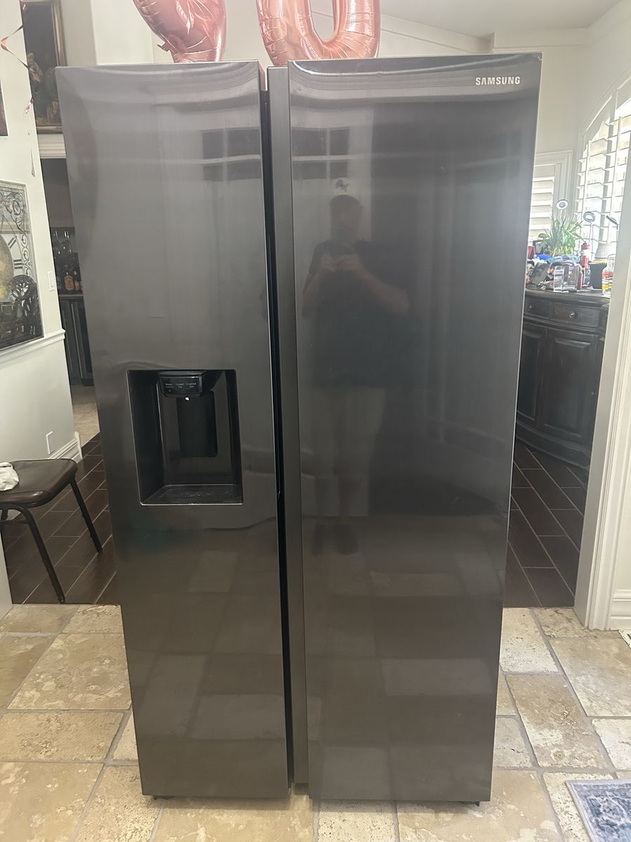 Samsung RS27T5200SG Side-by-Side Refrigerator with Ice & Water Dispenser, Black Stainless Steel