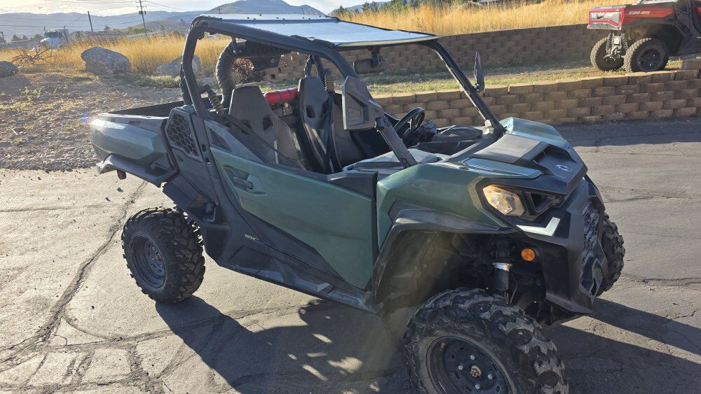 2023 Can Am Commander DPS 700