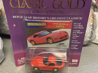 Johnny Lightning Classic Gold 1998 Dodge Viper Diecast 1:64 Scale - Limited Edition Red