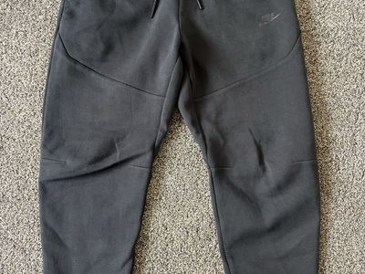 Nike Men's Black Sweatpants Joggers- Size Large