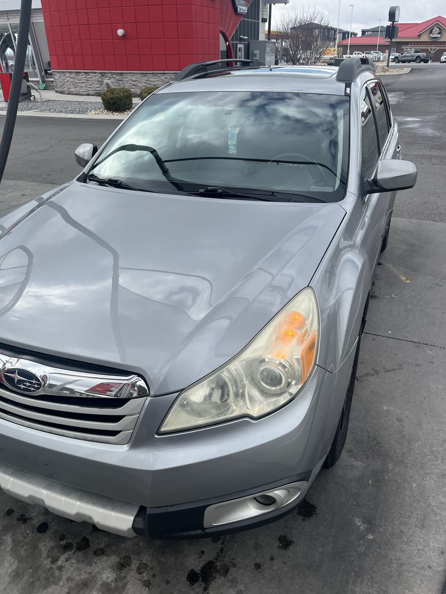 2011 SUBARU OUTBACK