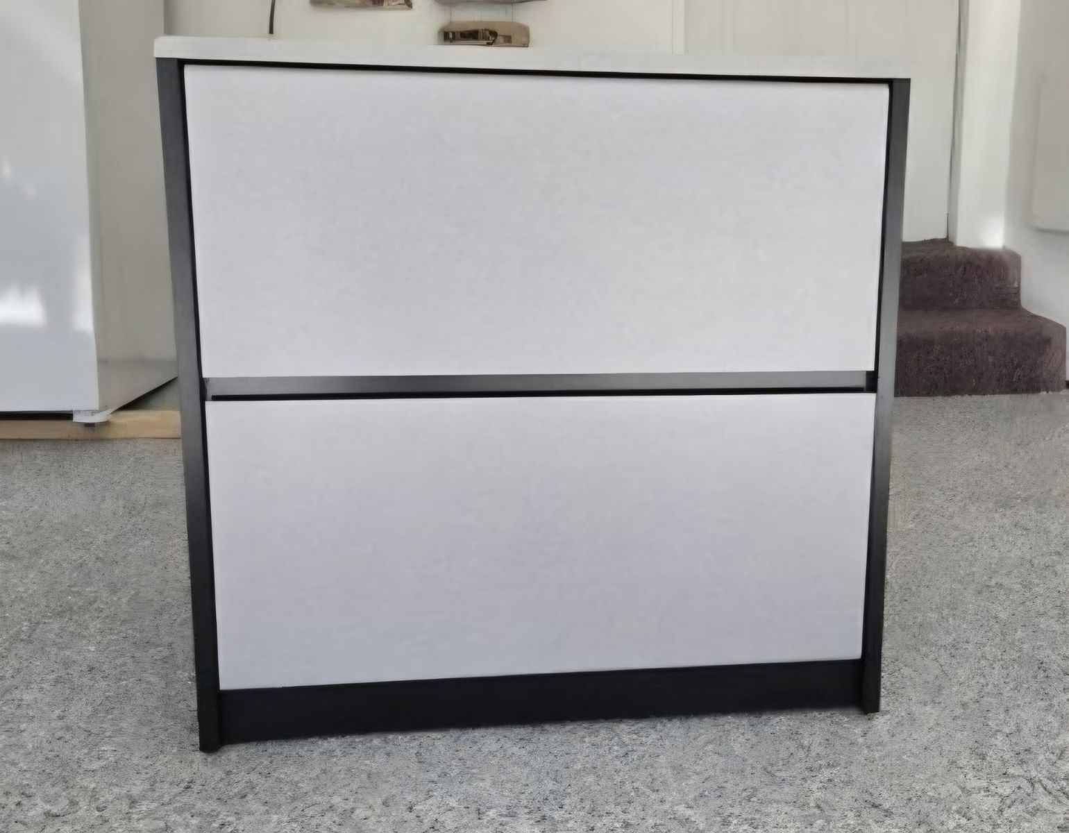 Lateral 2-drawer file cabinet