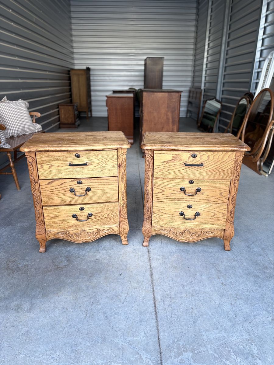 Beautiful Oak Nightstands