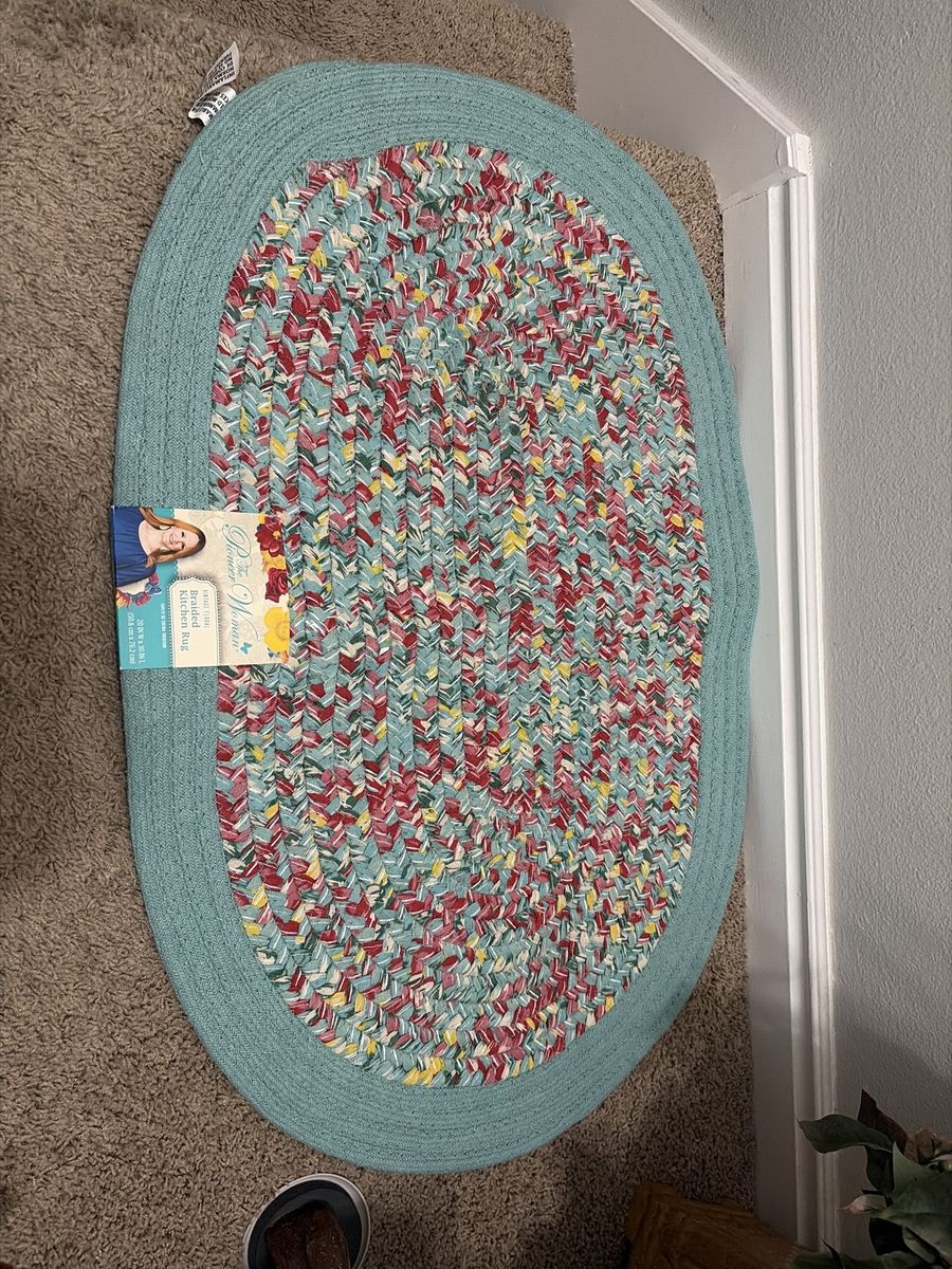 The Pioneer Woman Vintage Floral Braided Kitchen Rug - 20" x 30" Oval, Multicolor