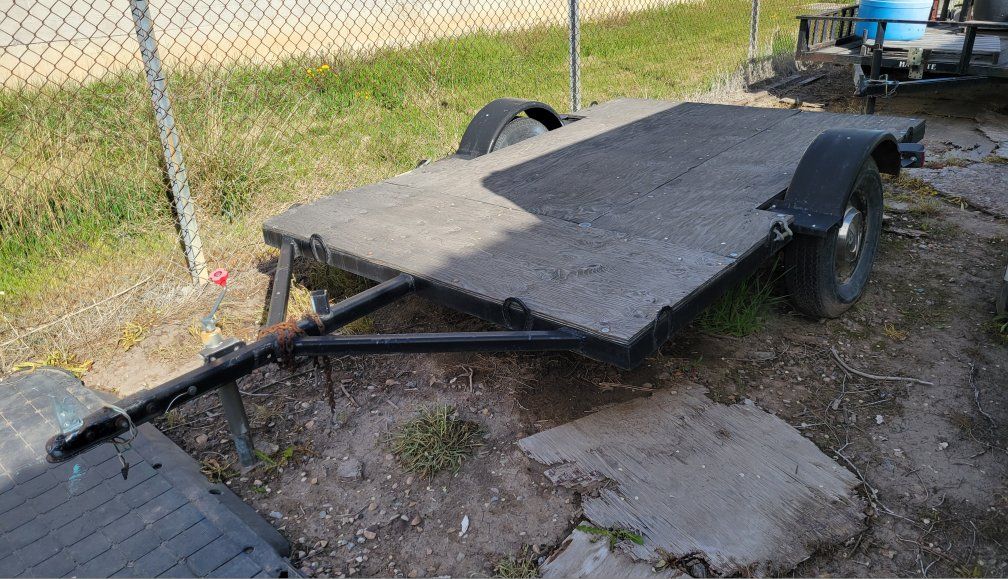 Utility Trailer - Flatbed Trailer