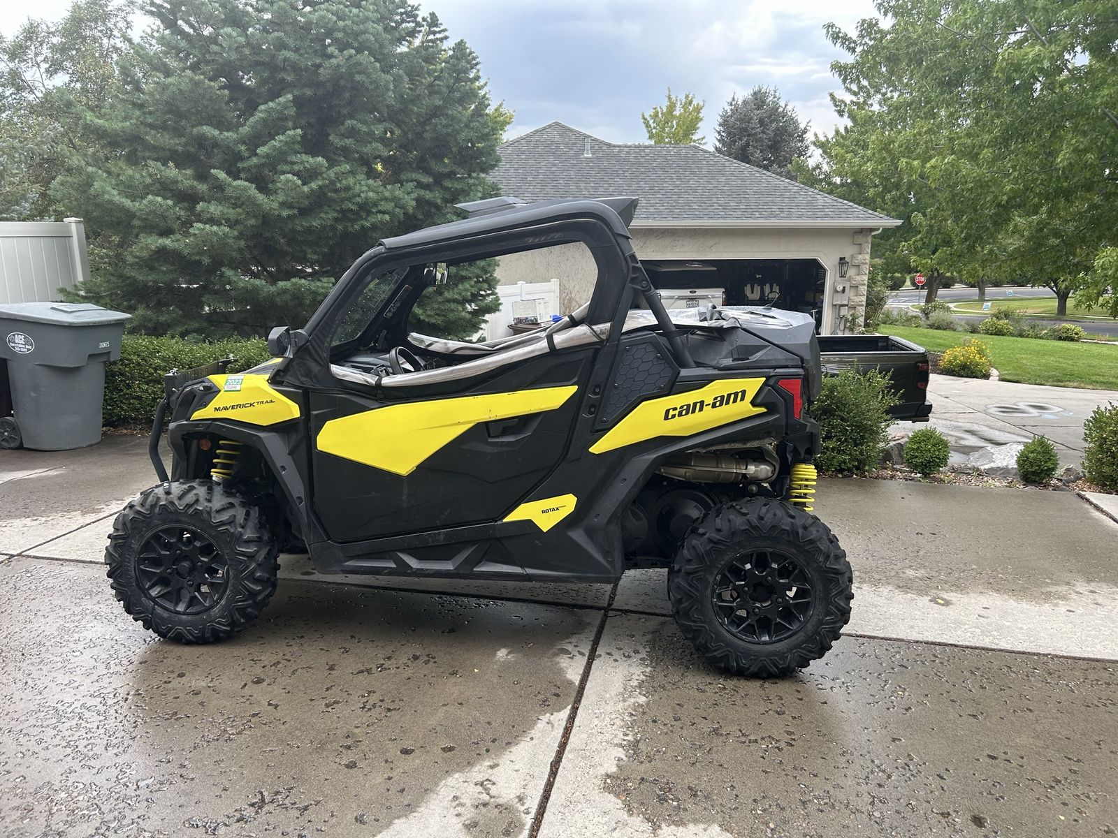 2018 Can Am Maverick Trail 1000 Loaded w/ trailer