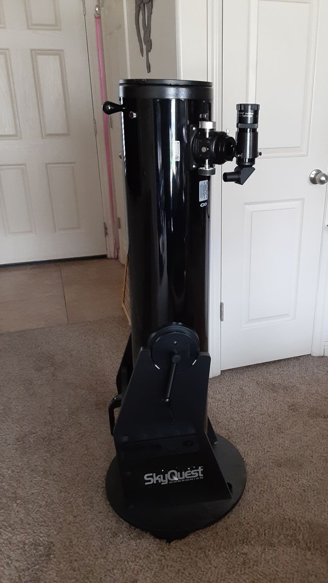 ORION  SkyQuest XT8  Dobsonian Telescope