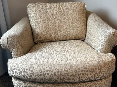 Cozy Armchair – Good Condition – $20