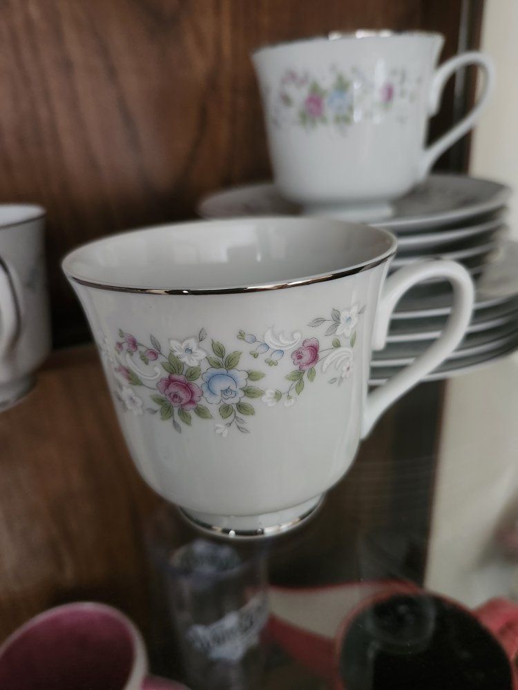 beautiful teacups, saucers & small plates