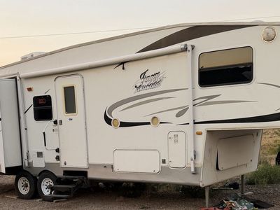 2005 Jazz by Thor 5th wheel