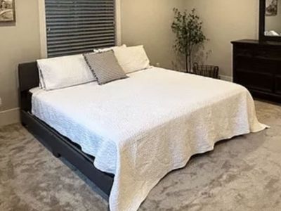 CALIFORNIA KING BED + MATTRESS — Complete Set