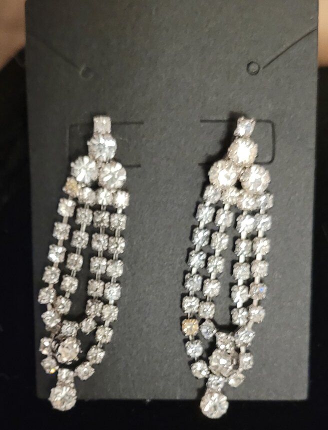 Vintage Rhinestone Dangle Pierced earrings