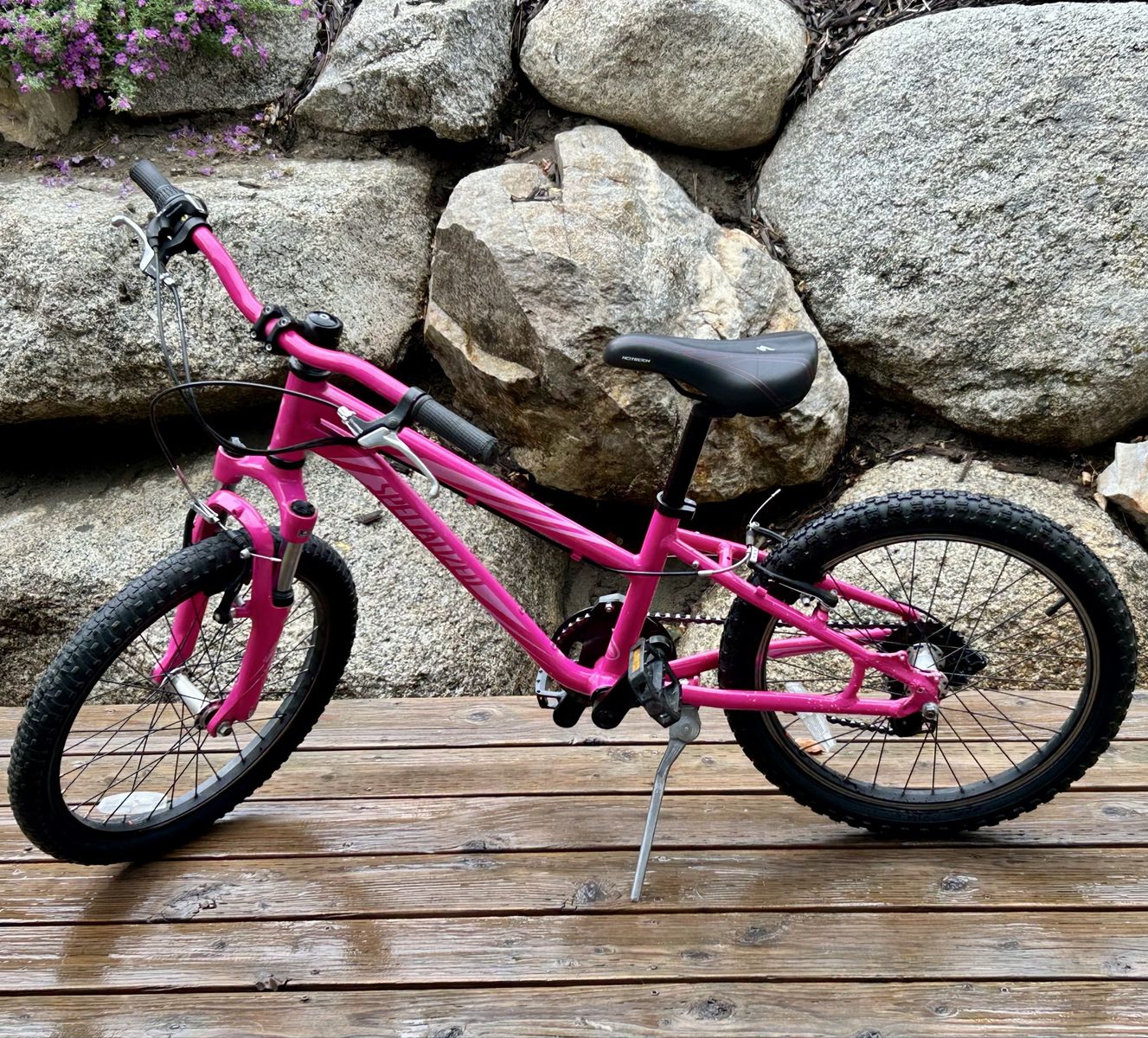 Specialized Hotrock 20" Kids Mountain Bike Hot Pink
