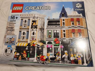 New sealed Retired lego Assembly Square
